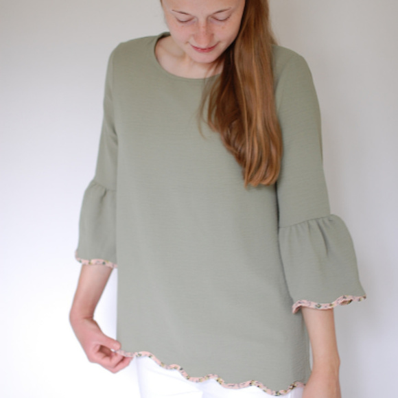 Spring / Summer/ Easter Top Wave Detailed Top Hailey & Co - Picture 4 of 6